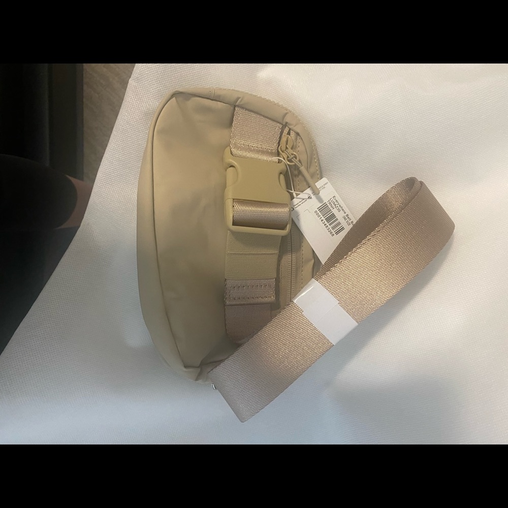 LULULEMON EVERYWHERE BELT BAG IN TRENCH🔥🔥🔥 - Picture 6 of 11